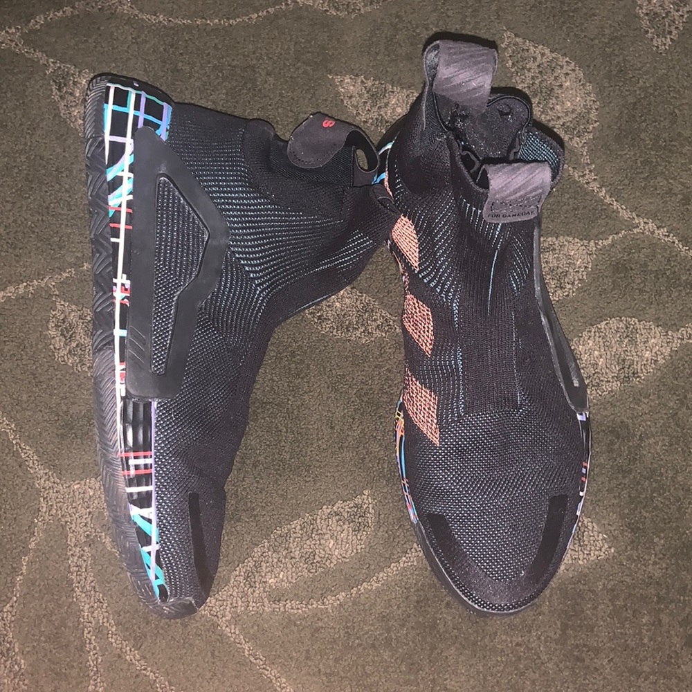 Aidas basketball shoes